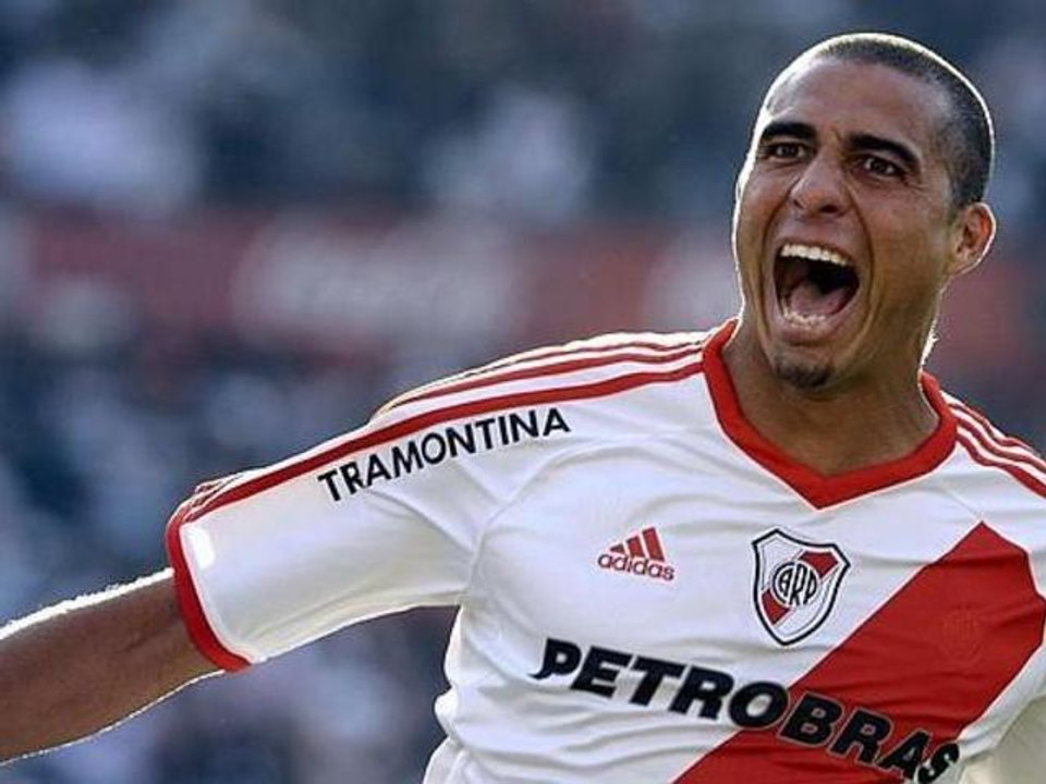 Trezeguet : un bijou, un doublé et la montée !