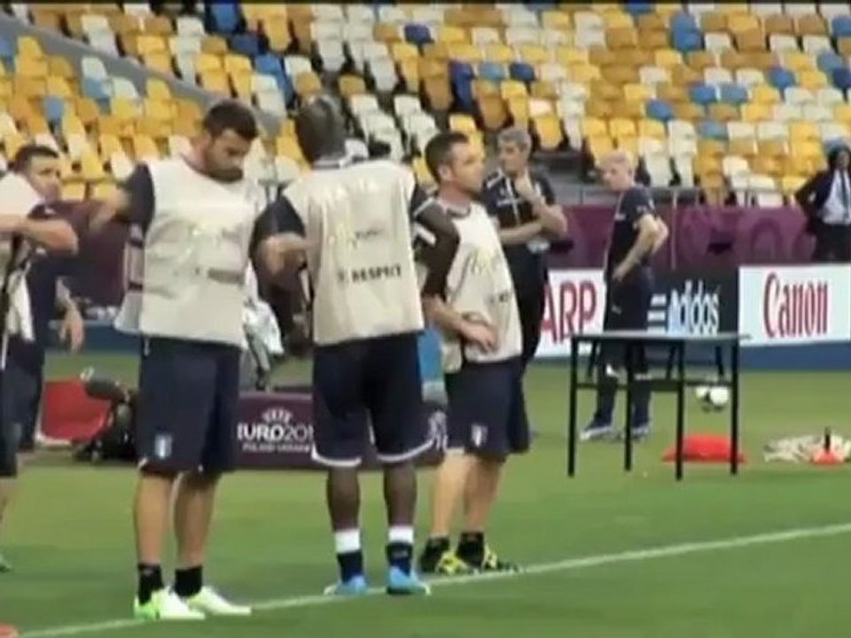 England - Italien: Dem Gewinner blüht Deutschland