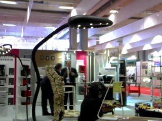 LINEA LIGHT : SOURCE DE LUMIÈRE LED CREATIVE