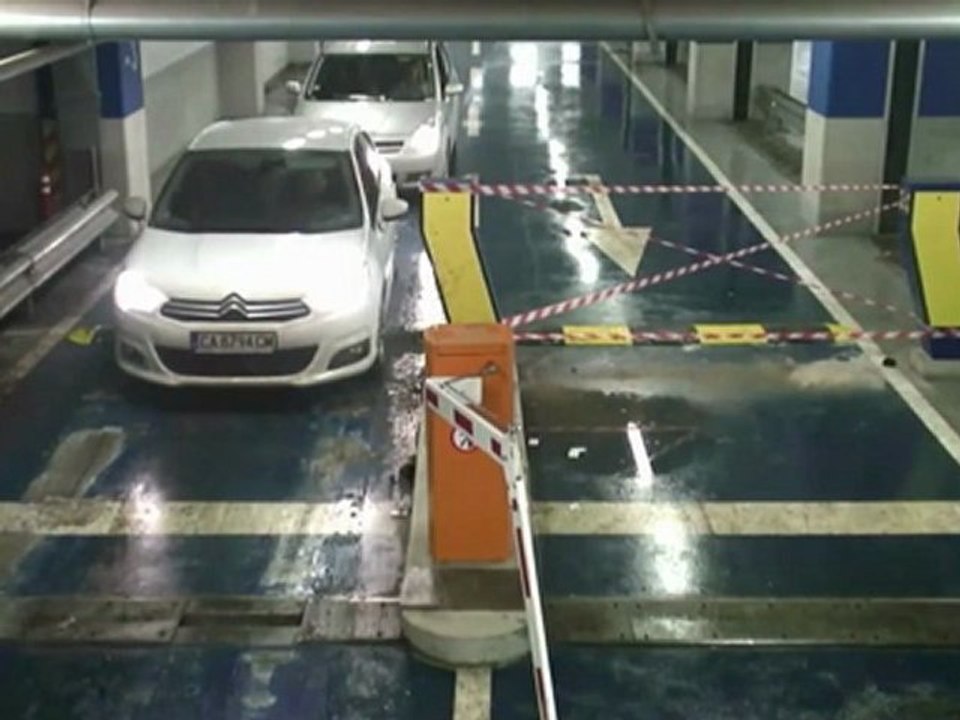 Kobieta kontra szlaban