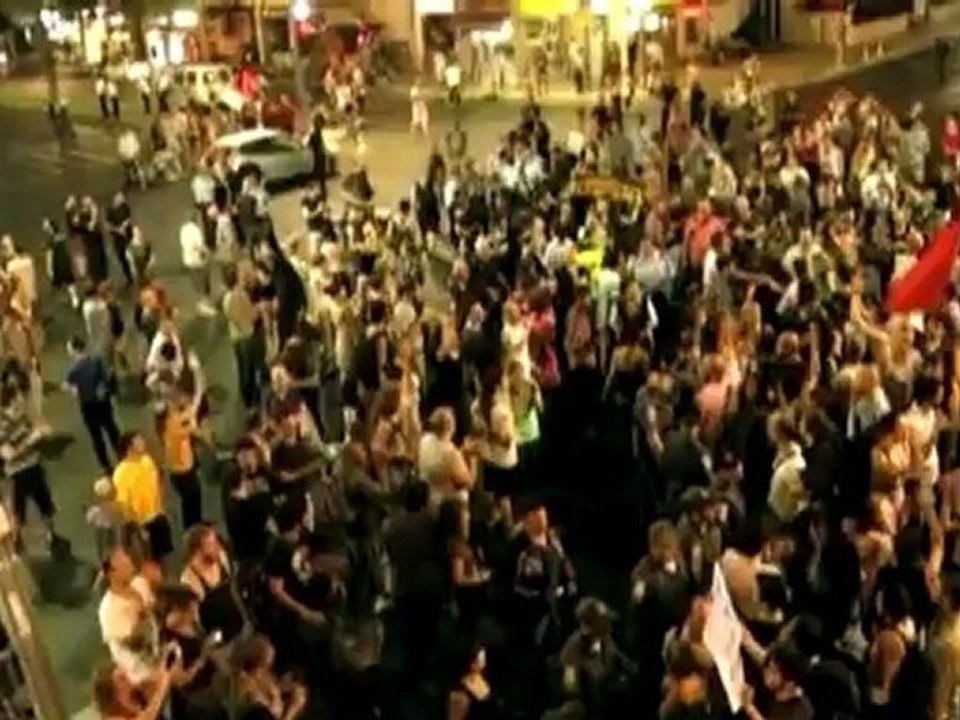 Hundreds of Israelis clash with police in social justice protest