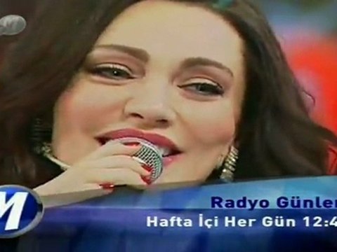 Candan Erçetin & Aşkın Nur Yengi AĞLAMA DEĞMEZ HAYAT