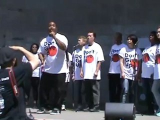 Japan Day NYC 05-13-2012: Danny Eason & Don't Give Up Choir - We Made It