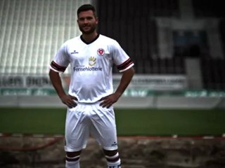 St. Pauli la nuova maglia 2012-2013 DYF