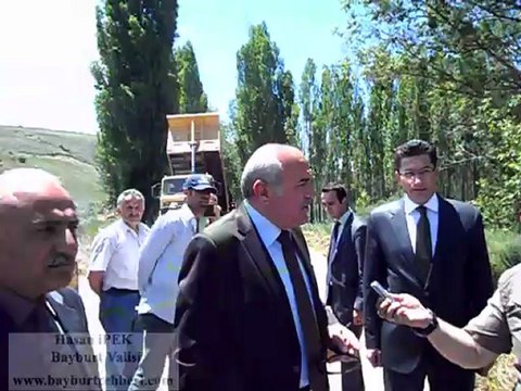 Bayburt Rehberi - Vali İPEK, Asfaltlama Yapılan Köy Yollarında İncelemede Bulundu