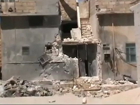 Syria فري برس حلب الاتارب خراب ودمار منازل المدنيين بالاتارب بسبب القصف المدفع 23 6 2012 Aleppo