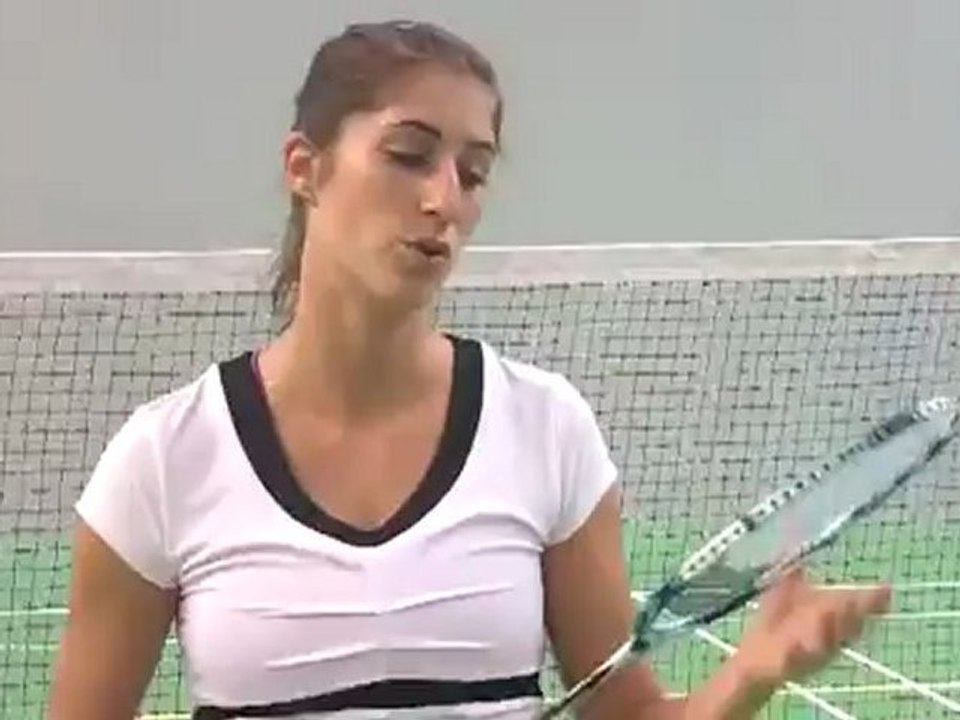 Just like Marie Maunoury, play with the Artengo 920 D badminton racket!