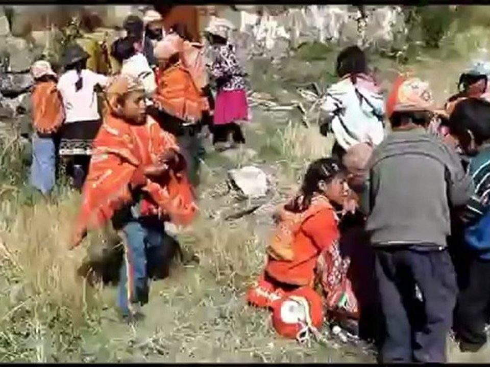 Distribution de jouets aux enfants de Quishuara...