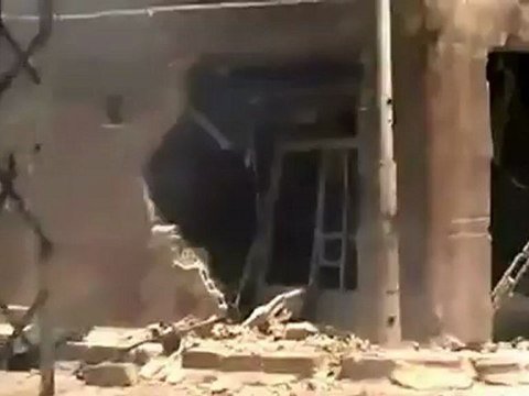 Syria فري برس ريف دمشق اثار القصف على مدينة دوما 22 6 2012 Damascus