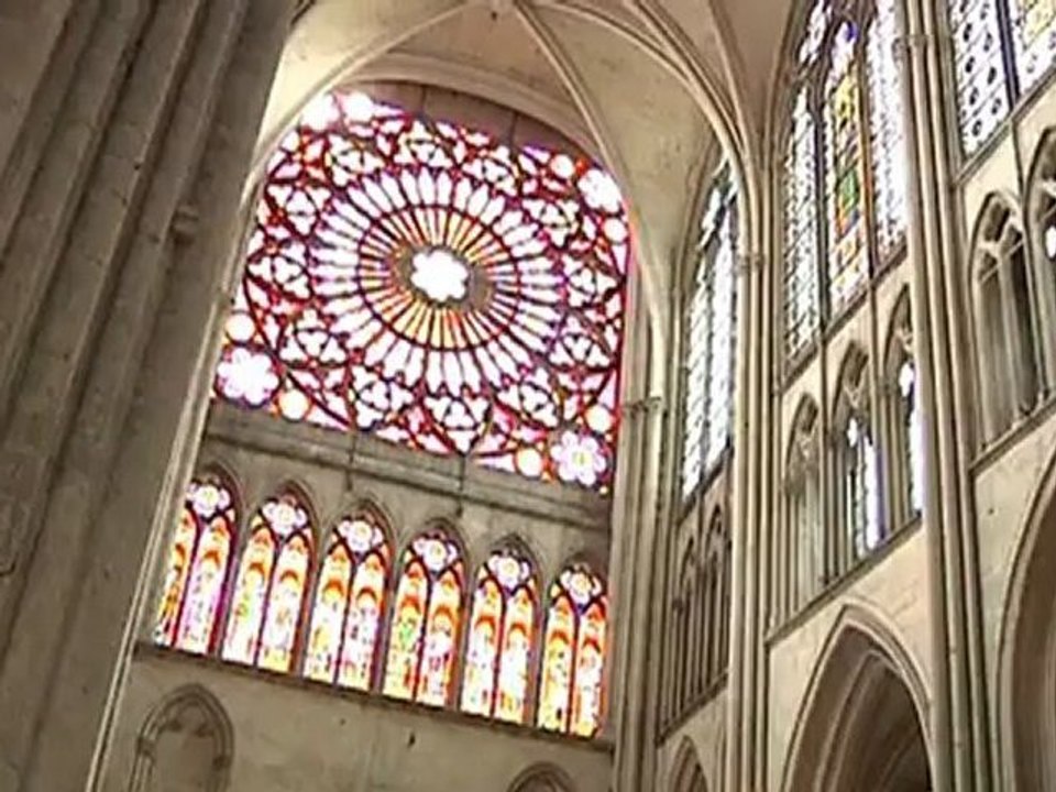 Cathédrale de Troyes: un nouvel autel en construction