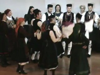 Tovoion News Channel ΤΗΣ ΠΡΟΞΕΝΙΑΣ ΤΑ ΔΡΩΜΕΝΑ ΤΟΥ ΘΕΡΙΣΤΗ ΤΡΑΓΟΥΔΙΑ4