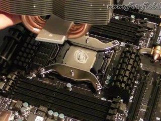 Building ZEUS (parte 5 di 11) - Posizionamento pasta termica e fissaggio dissipatore ad aria