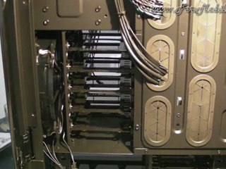 Building ZEUS (parte 1 di 11) - Smontaggio castelletto HDD e montaggio ventola frontale