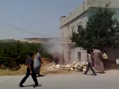 Syria فري برس ادلب حرق المنازل من قبل الجيش النظامي بعد إقتحام البلدة أورم الجوز جبل الزاوية 25 6 2012 ج1 Idlib
