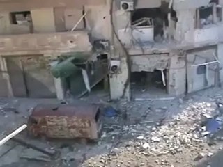 Syria فري برس حمص القصور شاهدوا ماذا فعلت الدبابة ت 72 24 6 2012 Homs