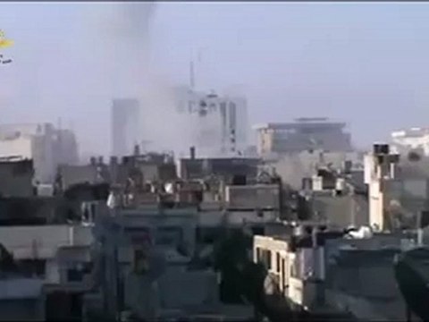 Syria فري برس حمص تصاعد الدخان الكثيف من منازل المدنيين في حي جورة الشياح بحمص 24 6 2012 Homs
