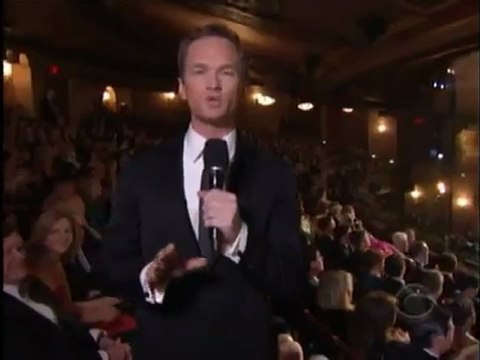 200612-crowd-surfing