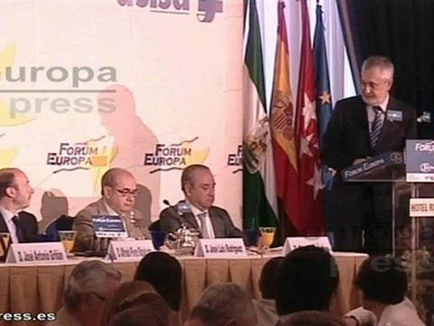 Griñán respalda la oposición de Rubalcaba