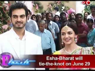 Hema Malini plans an extravagant wedding for Esha Deol