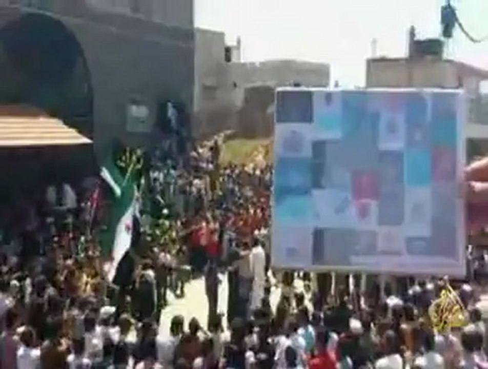 ثلاثة عشرقتيلا برصاص الجيش السوري