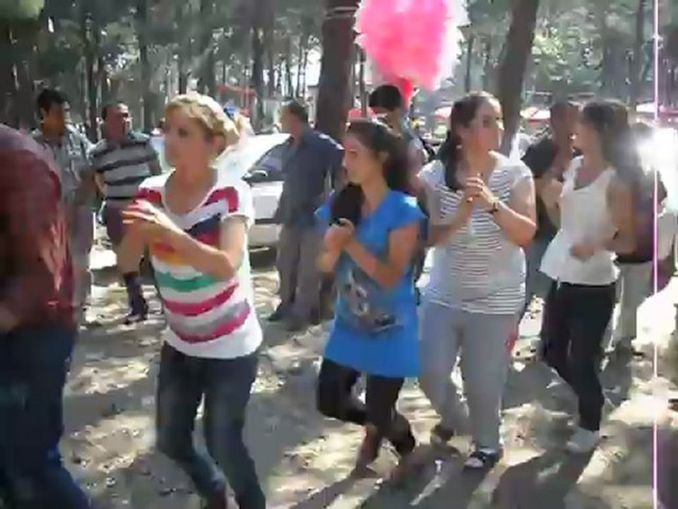 BAYRAMTEPE  KÖYÜ  PİKNİĞİ  VE HALAY 1