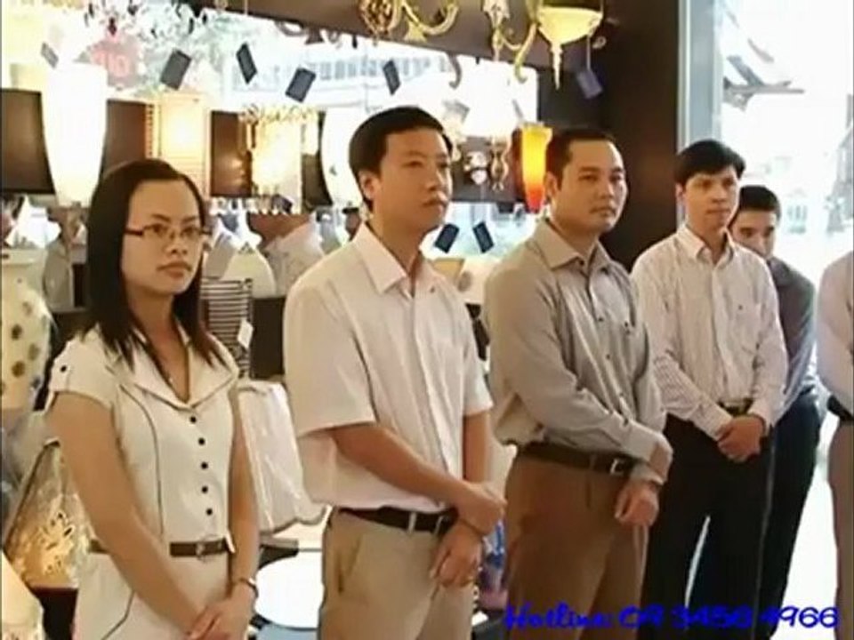 Den trang tri roman
