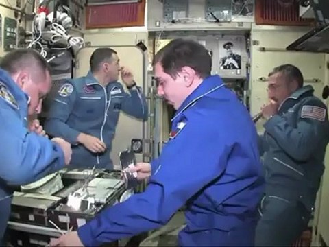 [ISS] Expedition 29 Hatch Opening