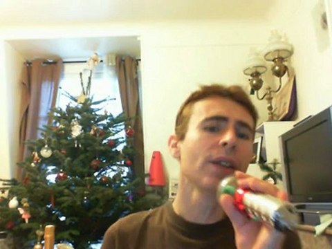 Wiwi égratigne hold it against me de Britney Spears