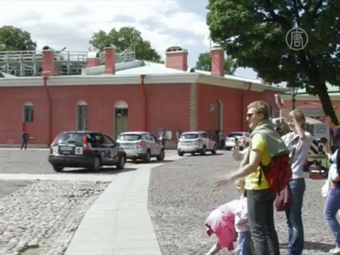 36 человек проедут на автомобилях через всю Россию