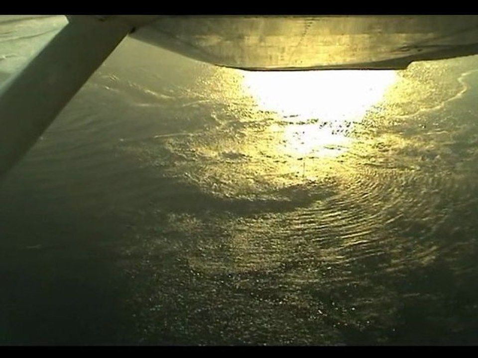 Tahiti Vol Cessna 152 v2  -  2006
