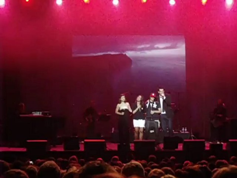 Hommage à Gregory Lemarchal à l'Olympia avec ses amis de la Star Academy - Paris
