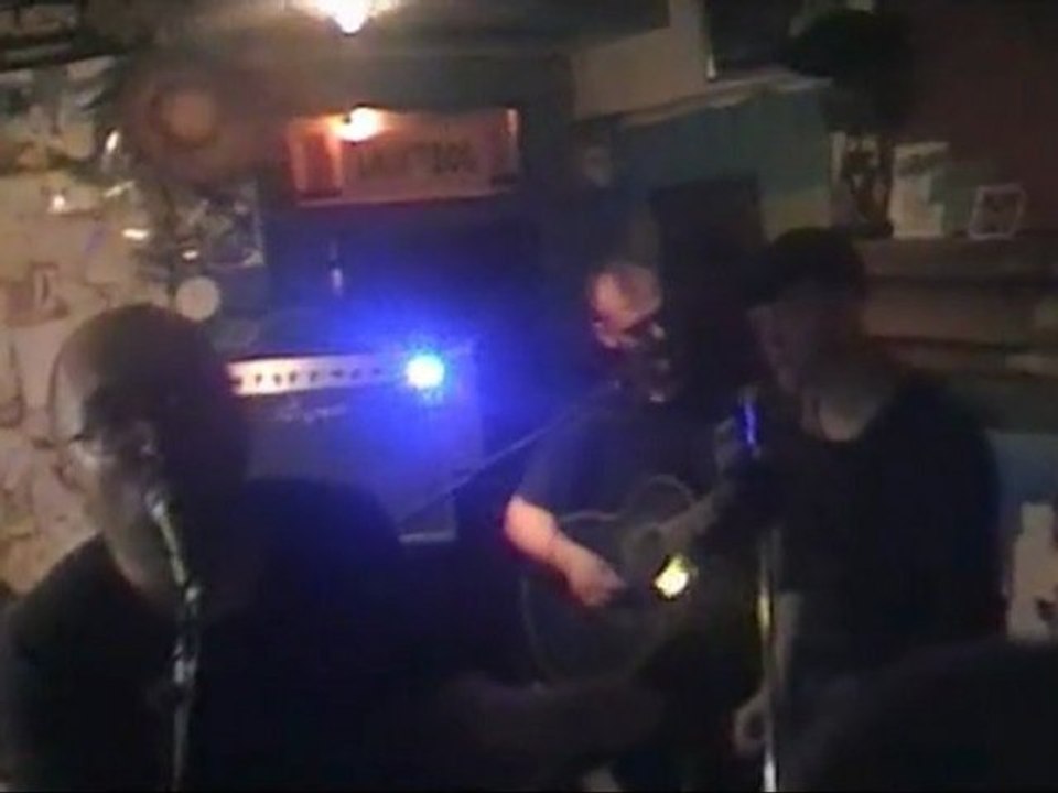 Les Fossoyeurs Septik, au P'ti bar, à Rouen, le 23 juin 2012.