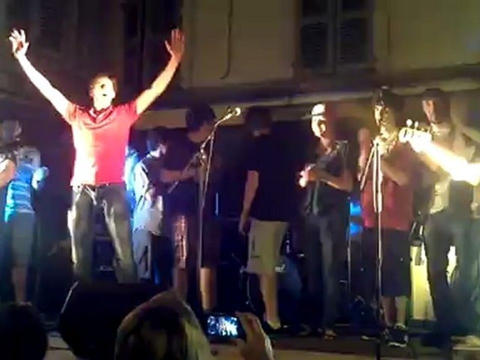 final "la fille de tes rêves" fête de la musique Orthez