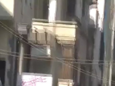 Syria فري برس حمص شارع الدبلان تعرض المحلات للسرقة والنهب 26 6 2012 ج1 Homs