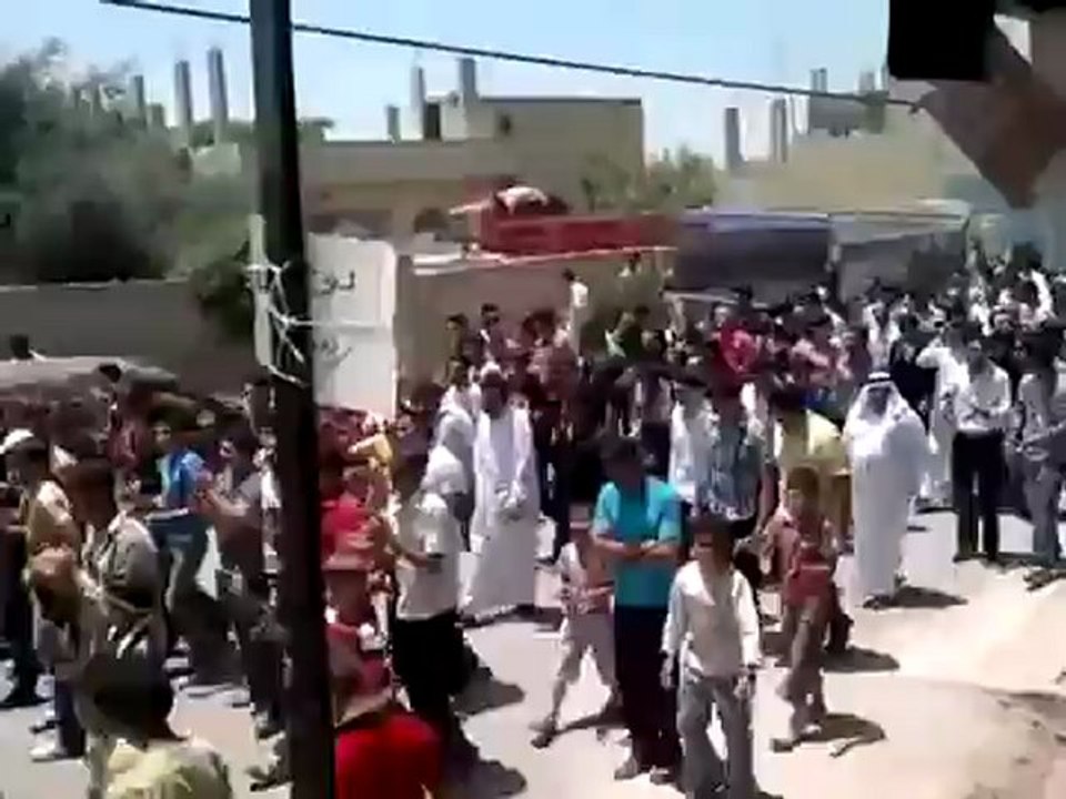 Syria فري برس درعا المليحة الشرقية رغم القصف واطلاق النار الكثيف 26 6 2012 Daraa