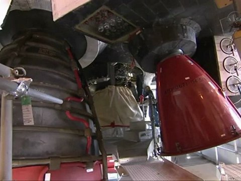 [STS-135] External Tank Scanned and Engine Valve Work