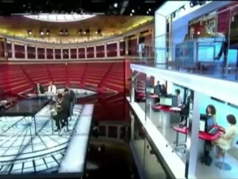 TELEZAPPING - Législatives 2012 : L'UMP embarrassée par le FN au second tour