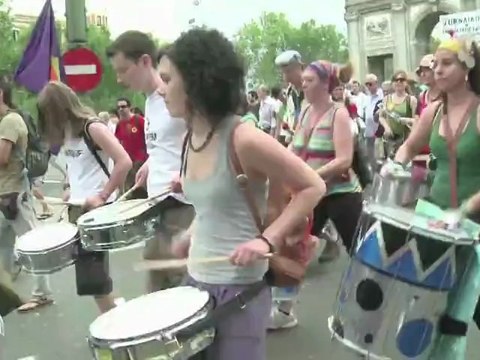 Un an après, les indignés redescendent dans les rues d'Espagne