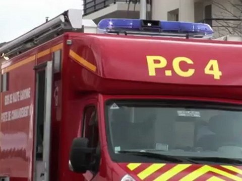 Toulouse : les familles réunies devant l'école juive