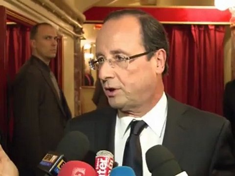 Hollande attaque le bilan culturel de Sarkozy