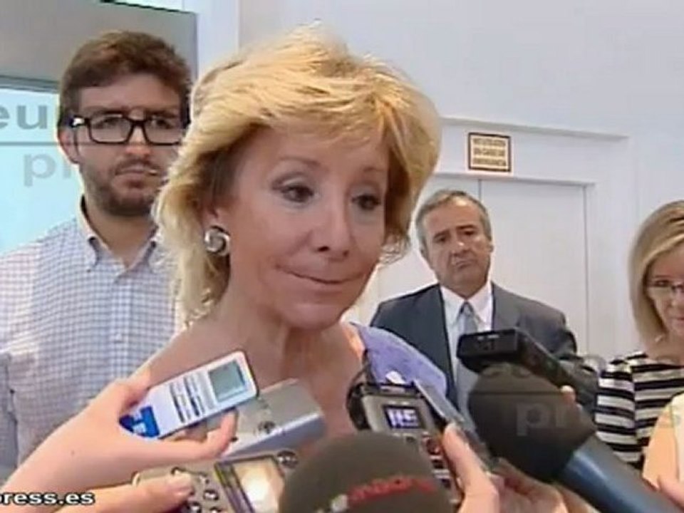 Aguirre cambiará "evidentemente" la ley que prohíbe fumar si sale Eurovegas