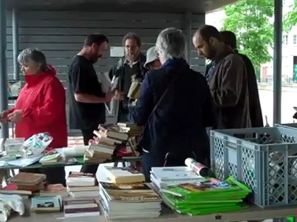 Troc-livres aux Jardins d'Eole Paris 18