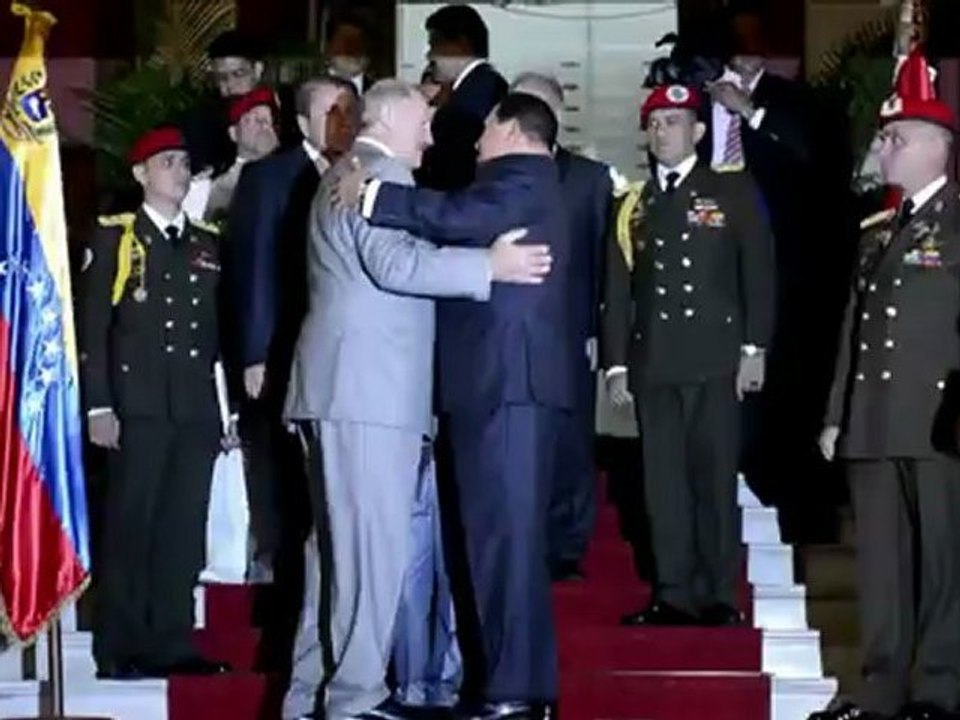 Chávez recebe ‘irmão’ Lukashenko