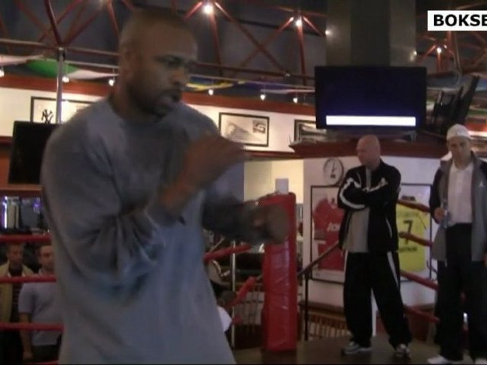 Roy Jones Jr - Paweł Głażewski: Trening otwarty legendarnego Amerykanina - walka z cieniem