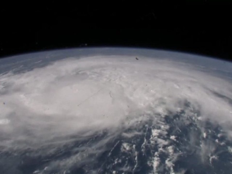 [ISS] HD Views of Hurricane Irene from Station