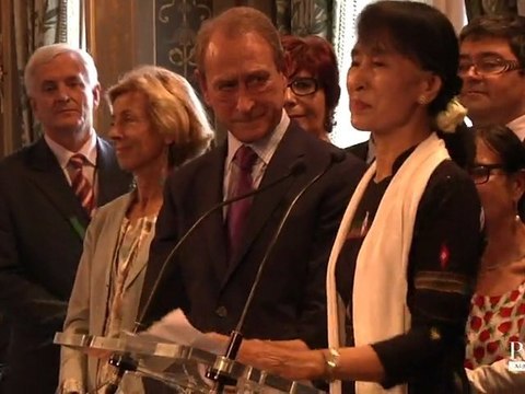 La Birmane Aung San Suu Kyi célébrée par Paris