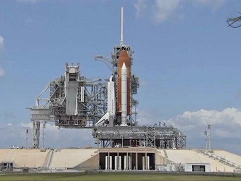 [STS-134] Rotating Service Structure Retracted for Launch Attempt 2