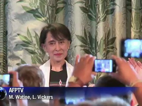 Myanmar icon Suu Kyi honoured in Paris
