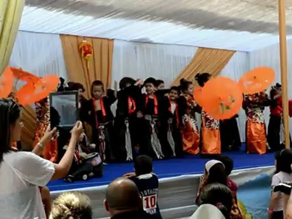 Spectacle de Fin d'année Univers Leila