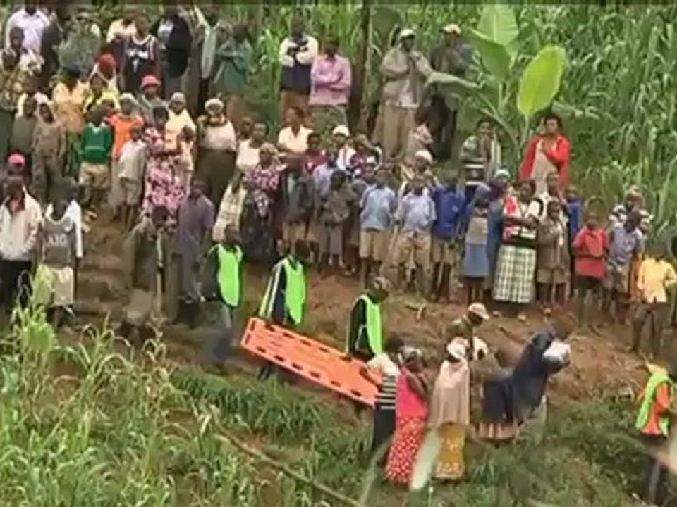 euronewsru - Оползни в Уганде найдены тела 30 человек [H.264 360p]